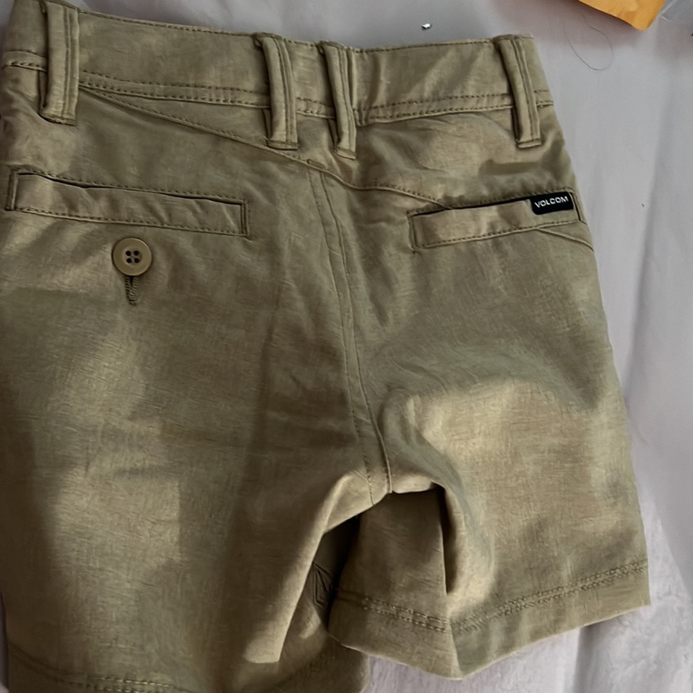 Volcom - Picture 4 of 6